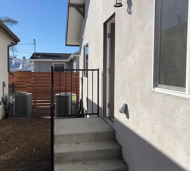 1700 W 52nd St — Photo 27