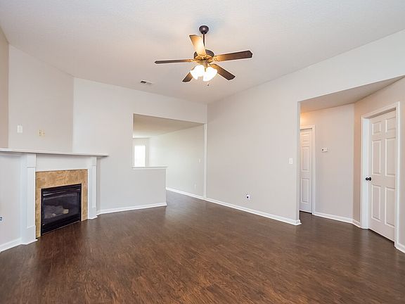 3rd image of 4313 Genevieve Dr