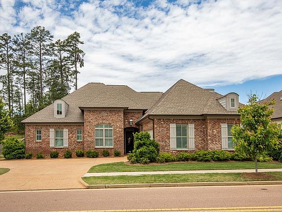 2nd image of 226 Persimmon Ln