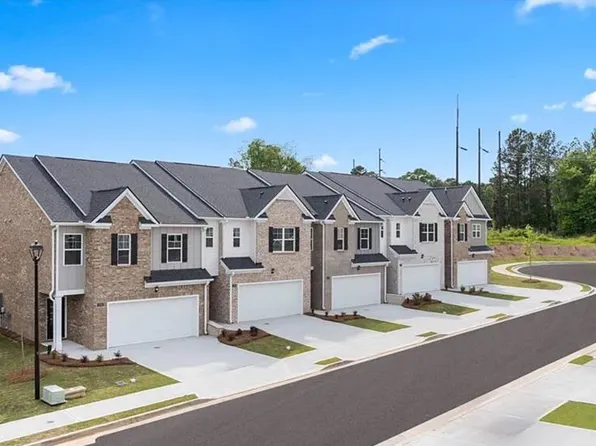 295 Silver Moon Dr, Loganville, GA 30052