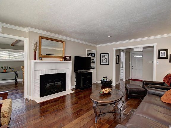 5th image of 4854 Schuyler Dr