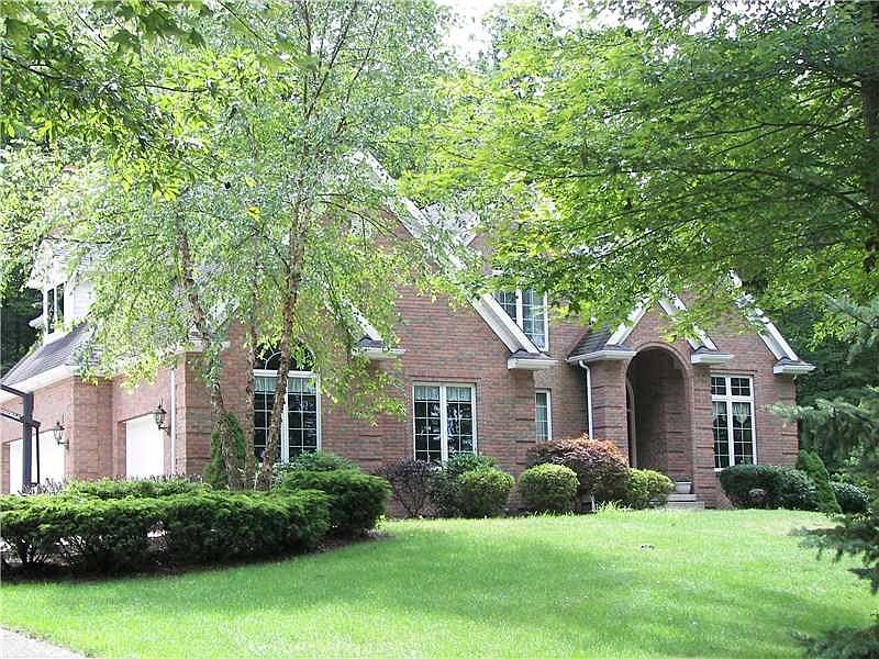 1st image of 36 Briarwood Ln