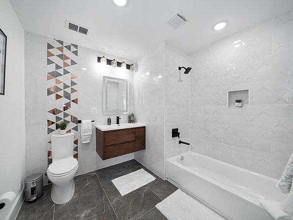 5th image of 167 Saint Paul Ave #301