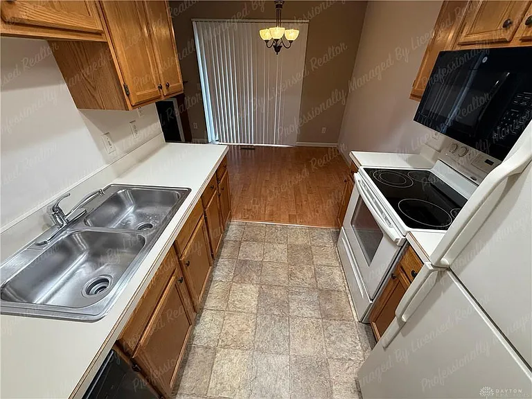 9765 Centerville Creek Ln — Photo 15
