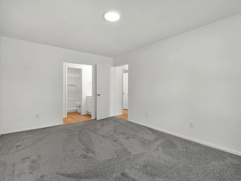 Coventry Apartments — Photo 53