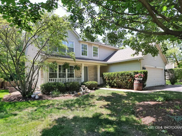 1115 E Fox Chase Dr, Round Lake Beach, IL 60073