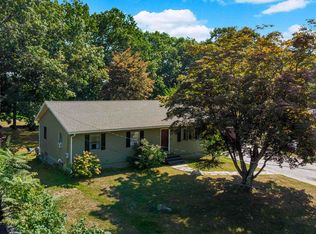 40 Morningside Dr, Lowell, MA 01852