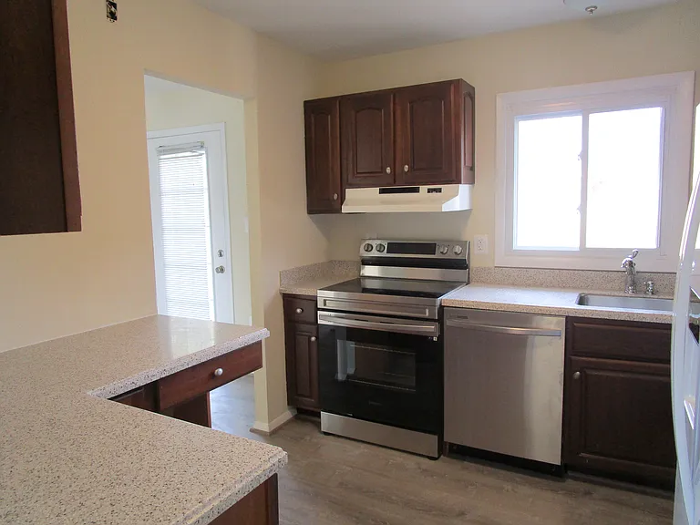 2404 Maytime Dr — Photo 4