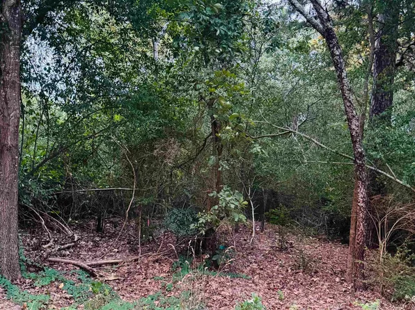 26 Lee Summit Dr, Little Rock, AR 72204