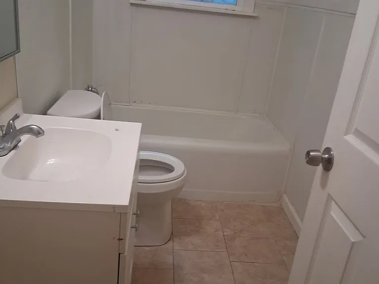 1635 Desoto St — Photo 6