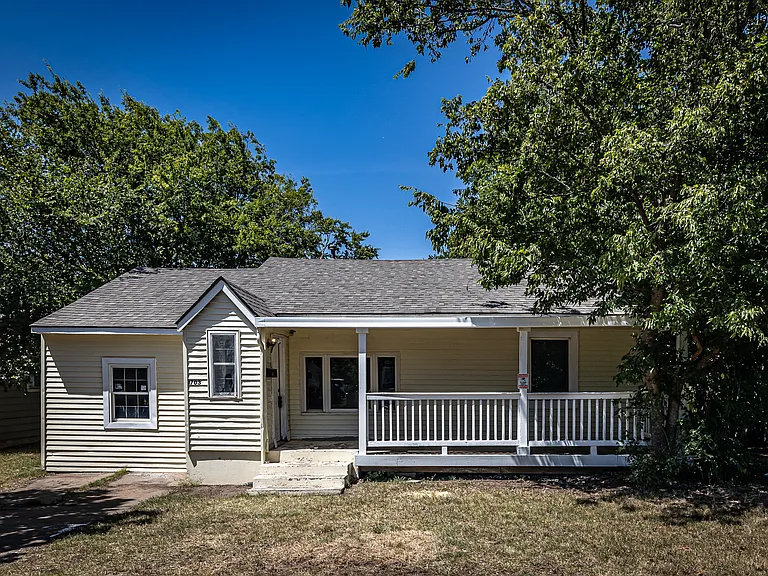 1703 NW Euclid Ave — Photo 1