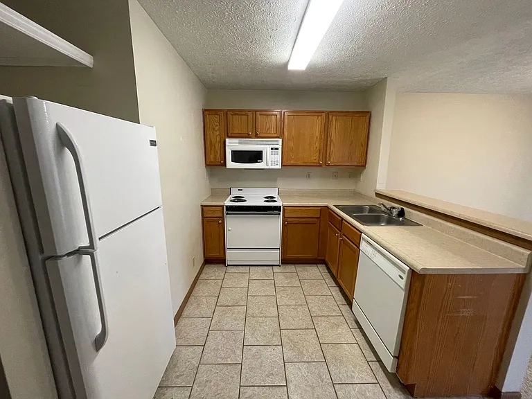 3029 Butterfield Ct — Photo 6