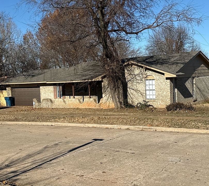 1st image of 1021 Crown Dr