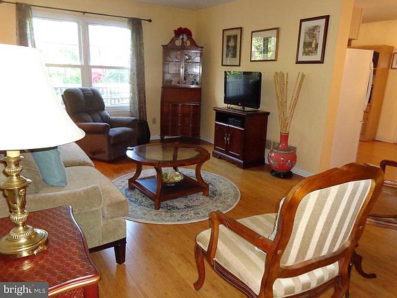 4th image of 316 Revere Ct