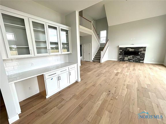 4th image of 1033 Dwyer Dr