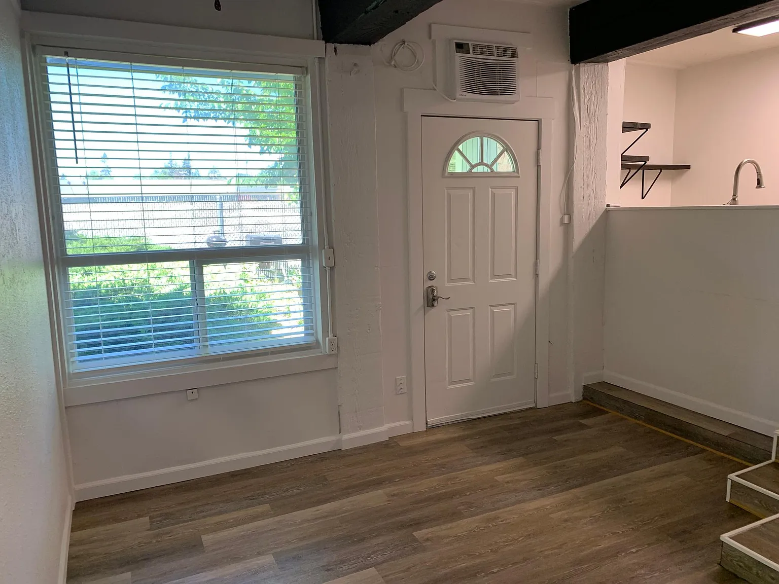 1411 E Sherman Ave — Photo 1