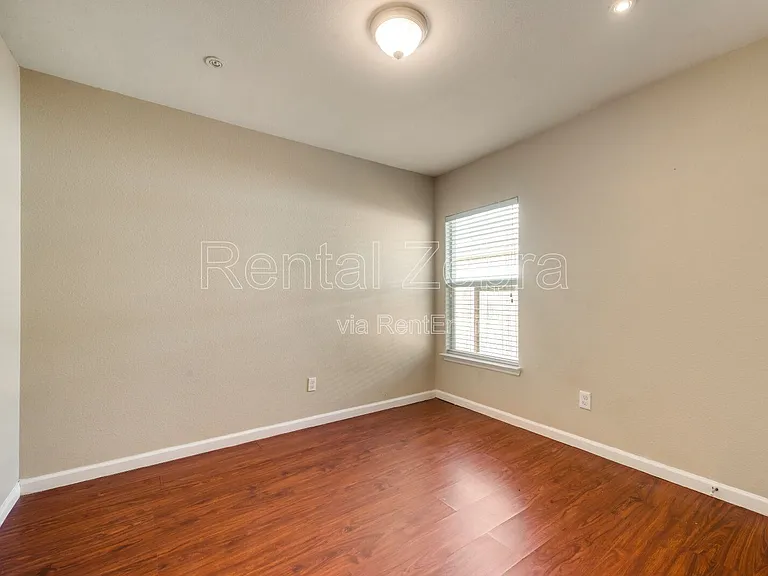 517 Misty Mountain Dr — Photo 7