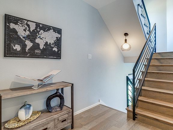 4th image of 6100 Hudson St #1