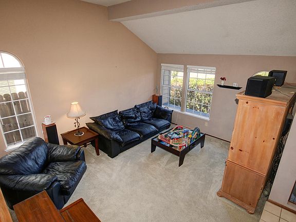 4th image of 8177 Montevina Dr