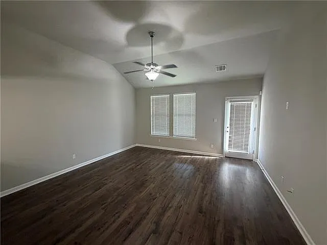 220 E Lake Dr — Photo 7