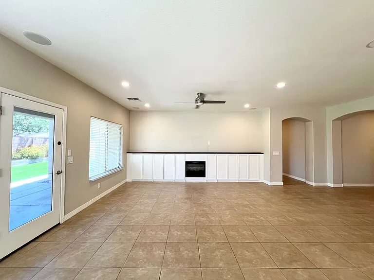 2936 E Tonto Dr — Photo 8