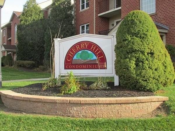 2nd image of 24 Maple Crest Cir APT E