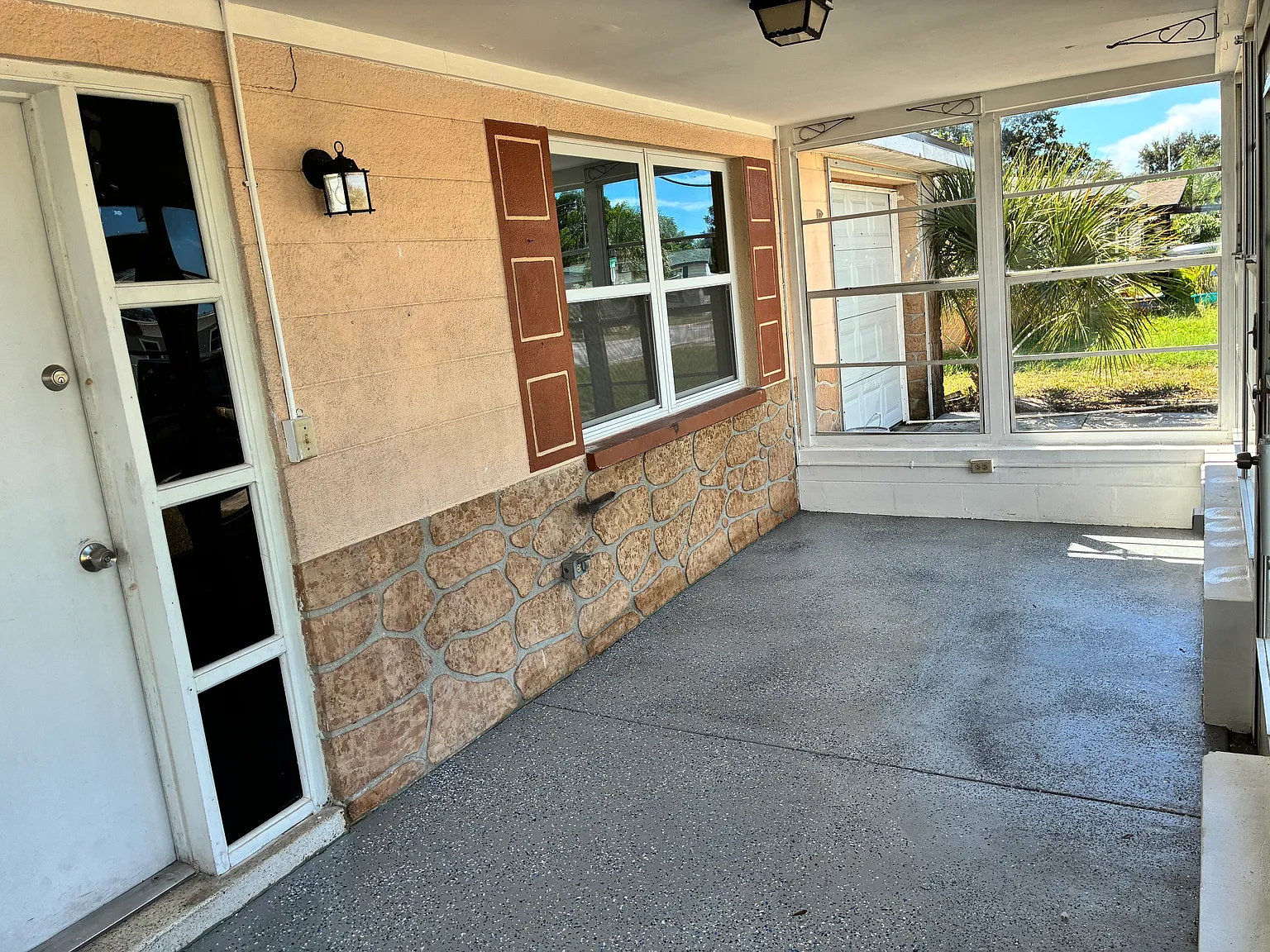 2 bed, 1000 sqft, $1,500 — Photo 2