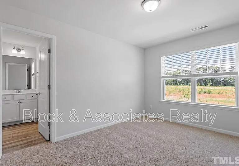 111 Umbrella Way — Photo 22