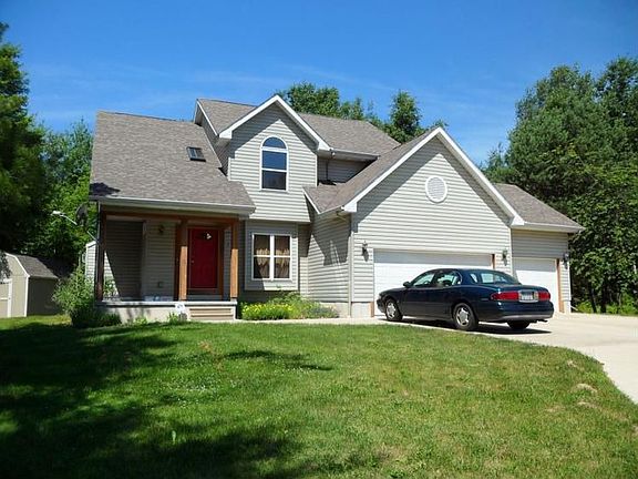 2nd image of 1020 S Westwood Dr