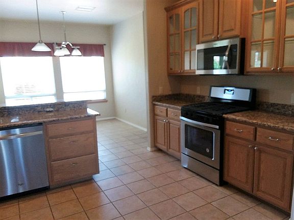 5th image of 2915 Desert Breeze Ct