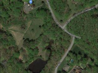 11905 Appling Valley Rd, Fairfax, VA 22030