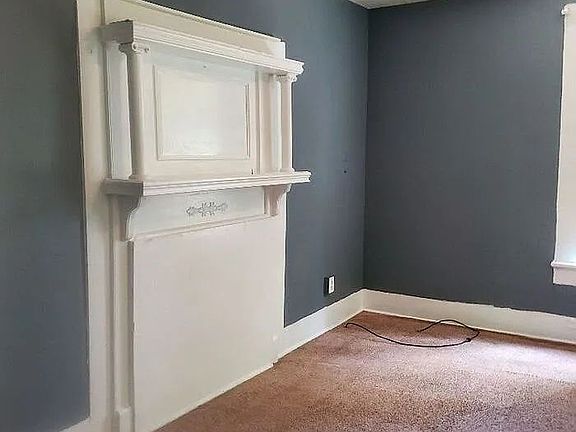 4th image of 207 W Centennial St