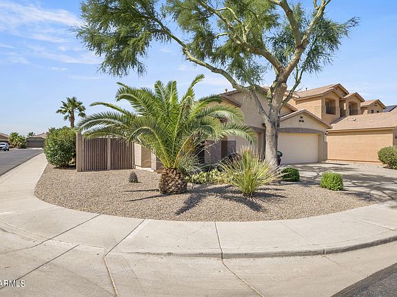 5th image of 46063 W DIRK Street