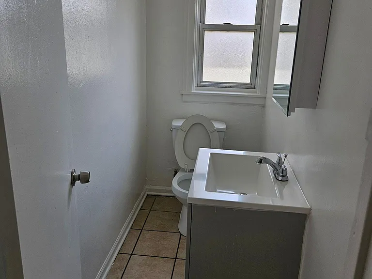 11842 S Princeton Ave — Photo 10
