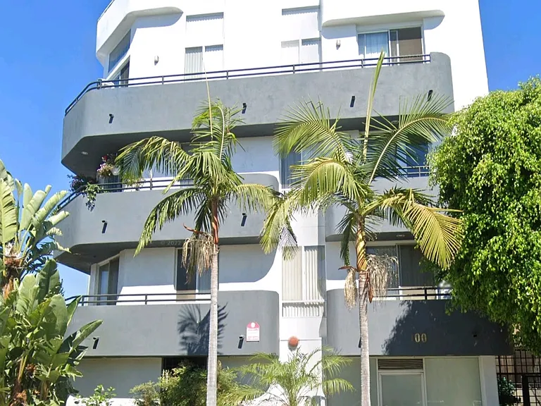100 S Hayworth Ave #103 — Photo 1