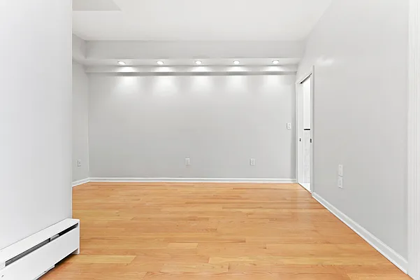 Sold by Poljan Properties Inc. | media 27