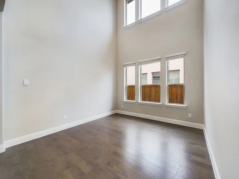 11192 Hocking Hills Dr — Photo 12