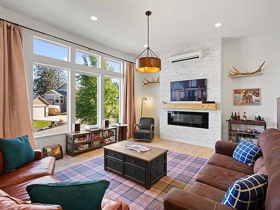 5th image of 5328 N Del Rey Dr