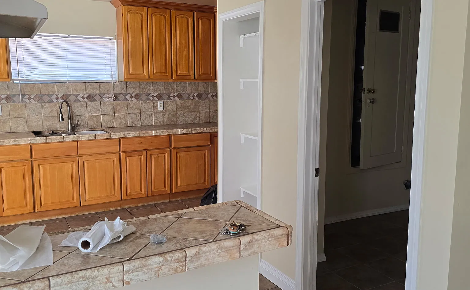 2 bed, 1100 sqft, $2,500 — Photo 4
