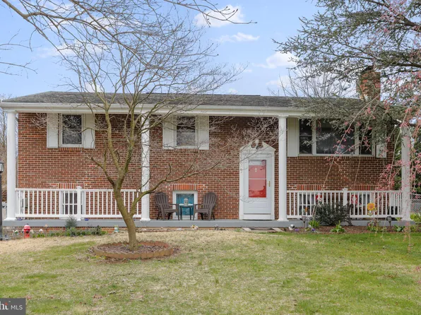 13907 Green Mountain Dr, Maugansville, MD 21767