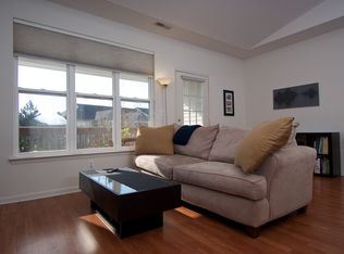 1357 Fox Pointe Cir, Ann Arbor, MI 48108