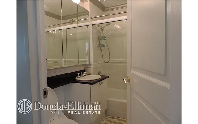 Rented by Douglas Elliman | media 4