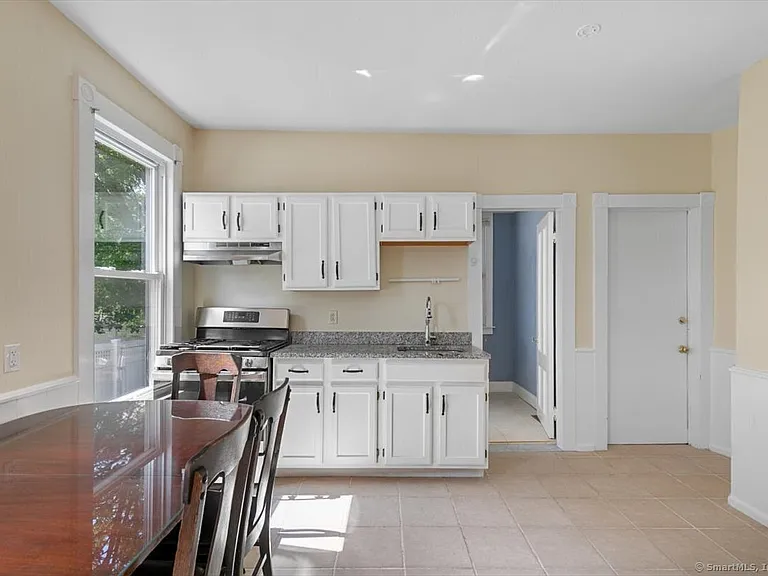 56 Mansfield St #1 — Photo 4