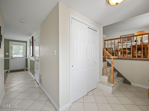 4th image of 8 Dover Court