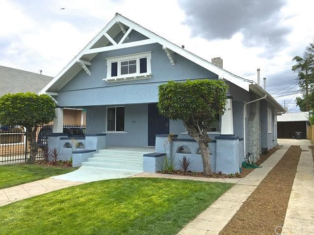 1st image of 955 W 46th St