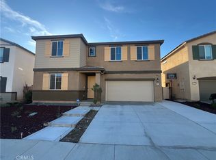 19557 Hanging Rock Rd, Lake Elsinore, CA 92532