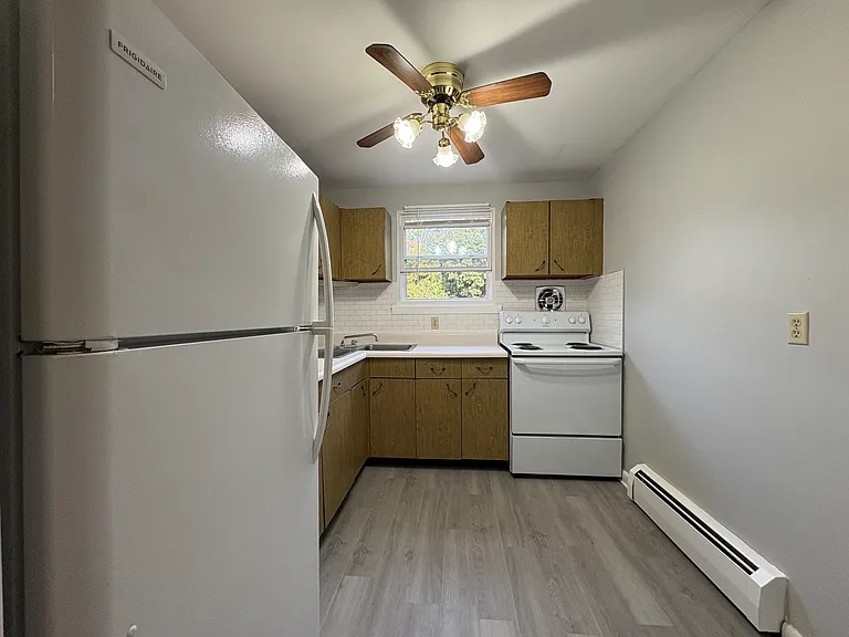 138 Store Ave #3F — Photo 1