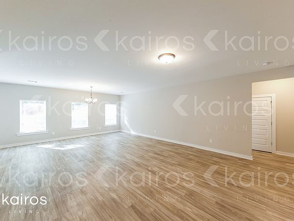 3rd image of 8020 Shadesbrook Dr