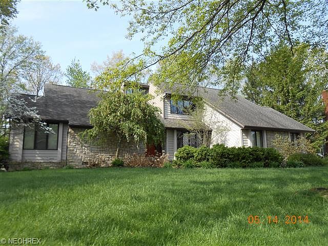 1st image of 3944 Oakridge Dr NE