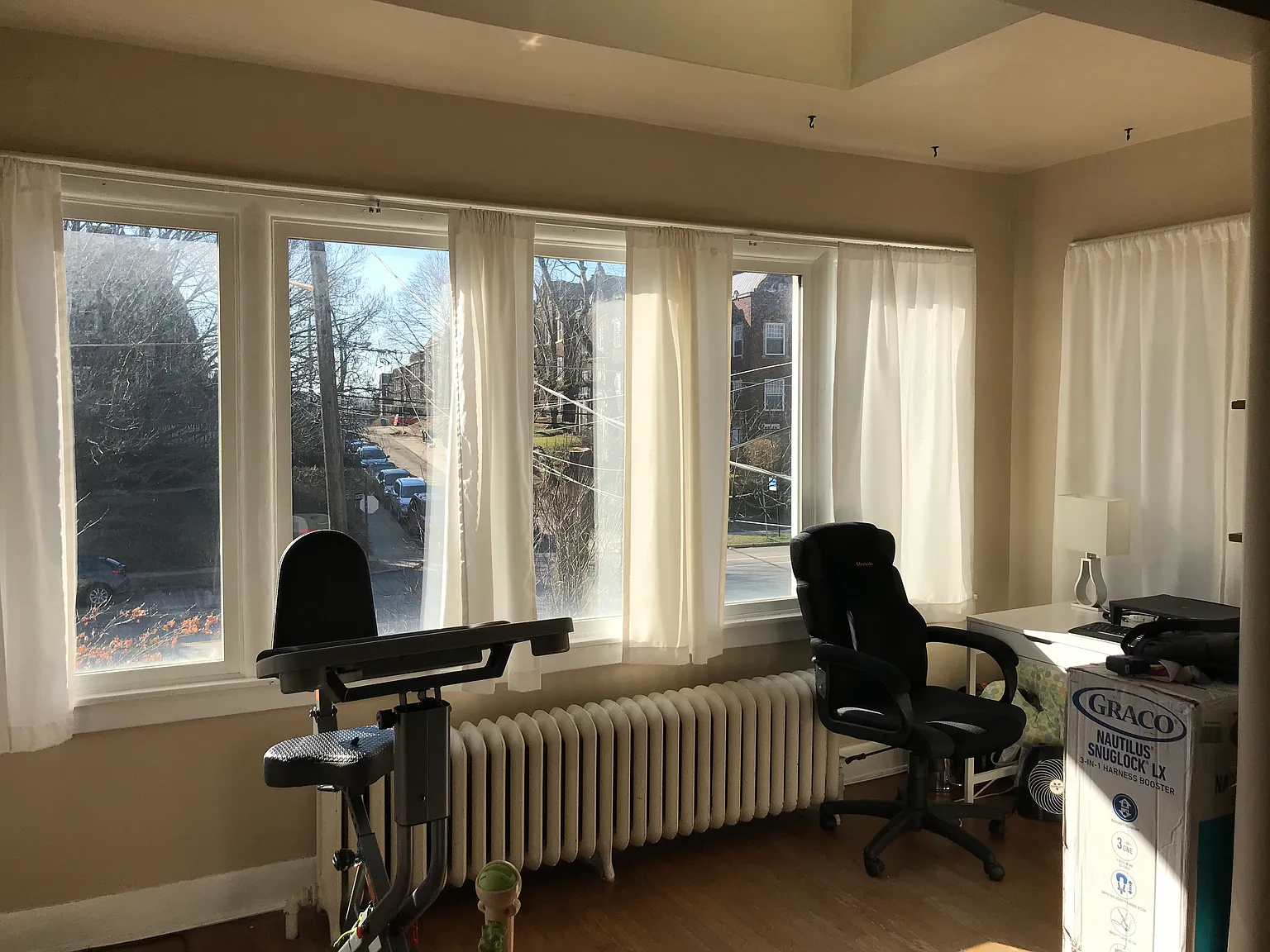 3 bed, 1600 sqft, $2,450 — Photo 2